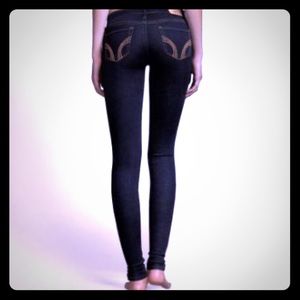 Hollister dark wash jeans 👖